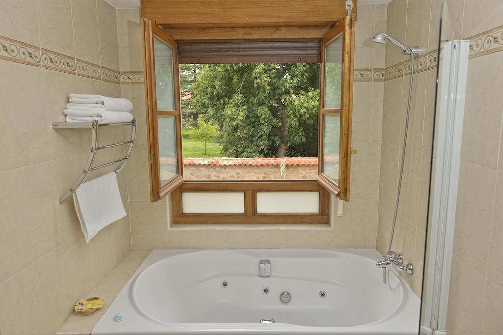 Hotel Rural La Corte De Los Pinares Vinuesa Esterno foto